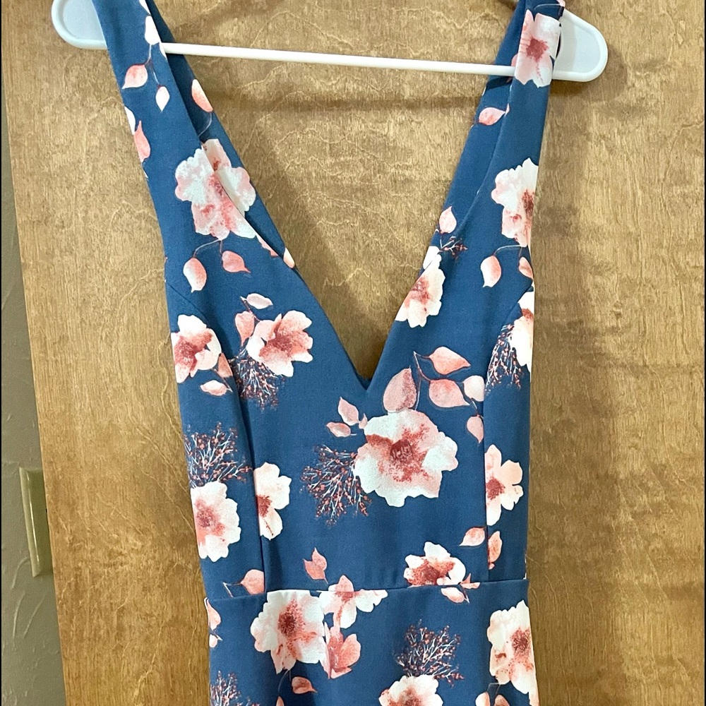 Dress - Picture 2 of 3